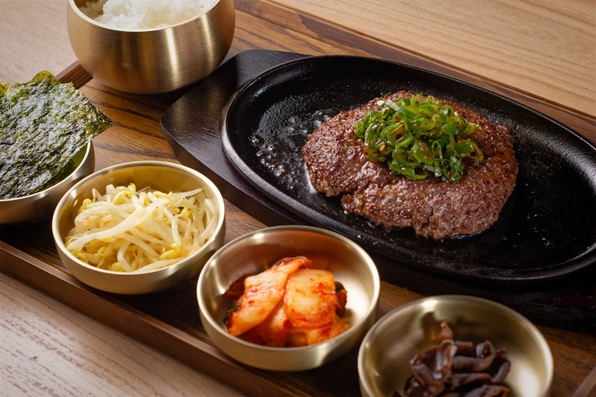 赤坂限定の「韓国ハンバーグ」は必食！ 話題のブランチ専門店「サムジョ」の2号店がオープン（東京・赤坂）